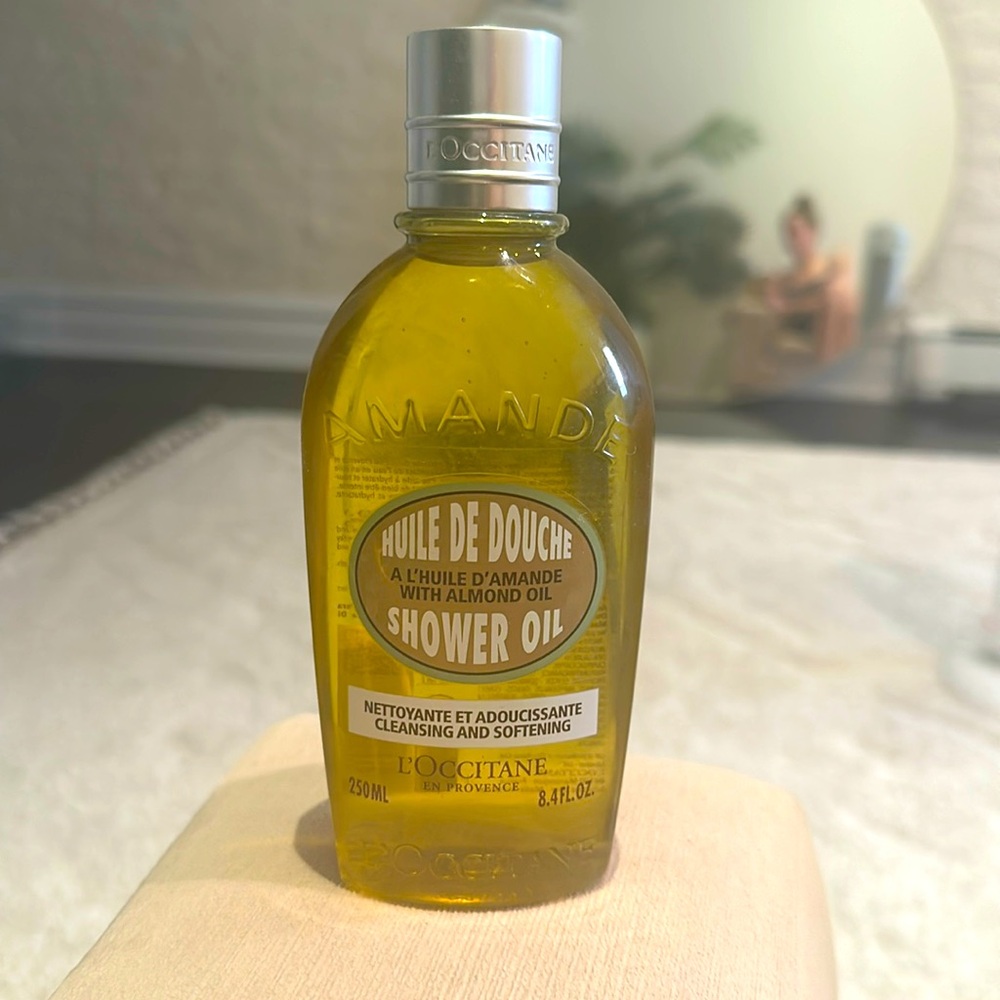 L'Occitane Cleansing & Softening Almond Shower Oil: 8.4 FL oz